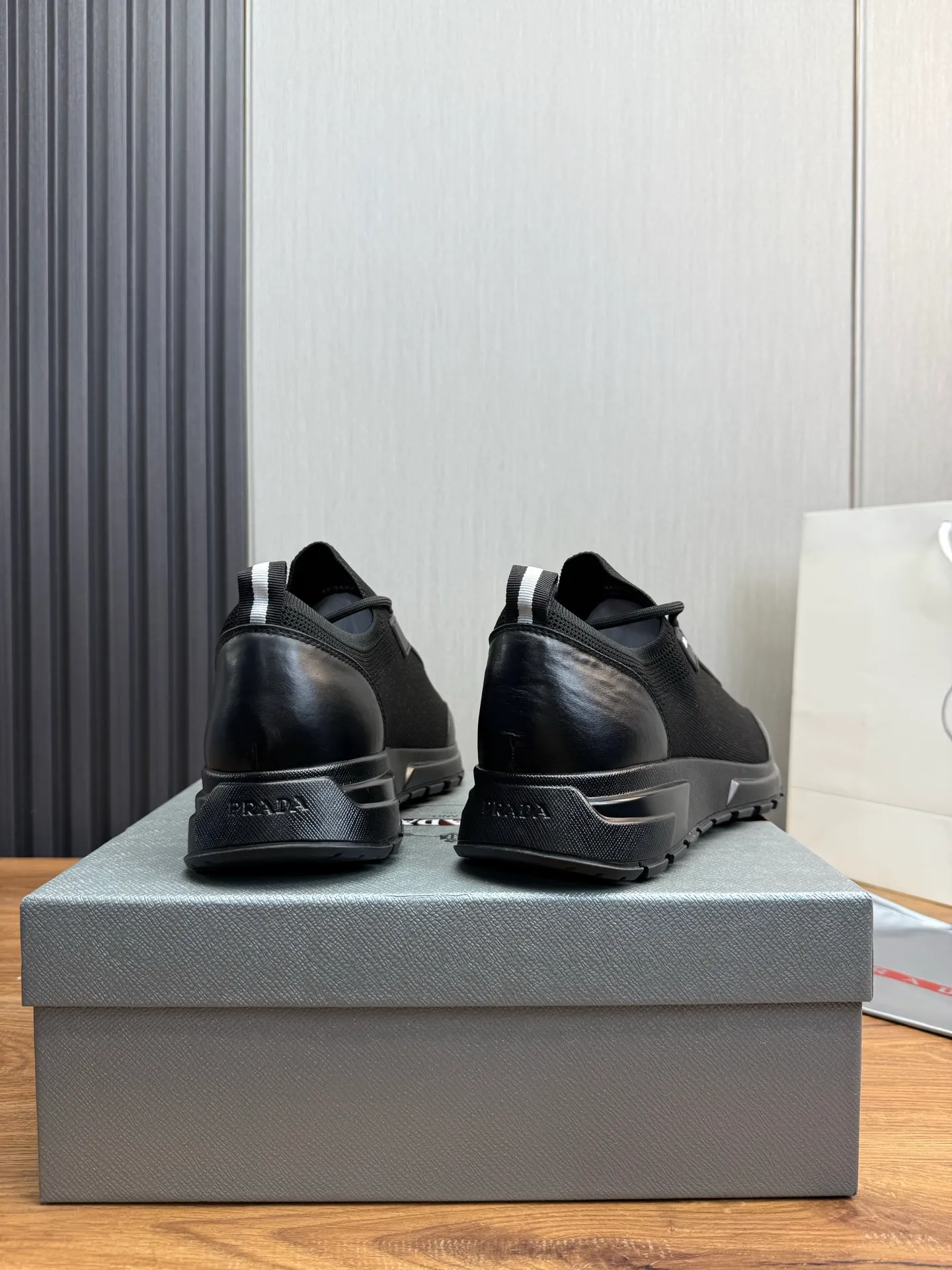 Men's shoes 💰500💰 [PRADA] Men's shoes are popular in the counter, official website is synchronized, 1 high-quality shipment ✔️Original fly-woven cowhide + cowhide lining, original original bottom, 38-45 (45 customized, non-refundable)